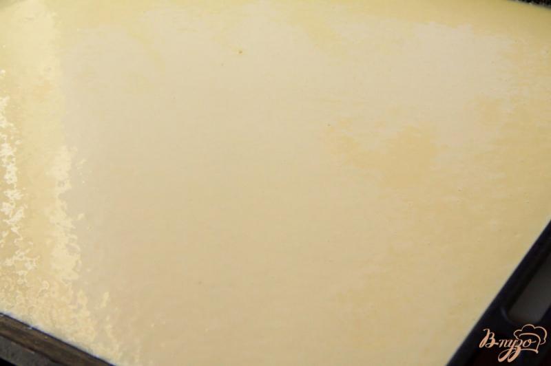 Фото приготовление рецепта: Быстрое жидкое тесто для разнообразной выпечки шаг №7