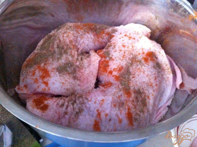 Фото приготовление рецепта: Куриные окорочка запеченные с овощами шаг №1