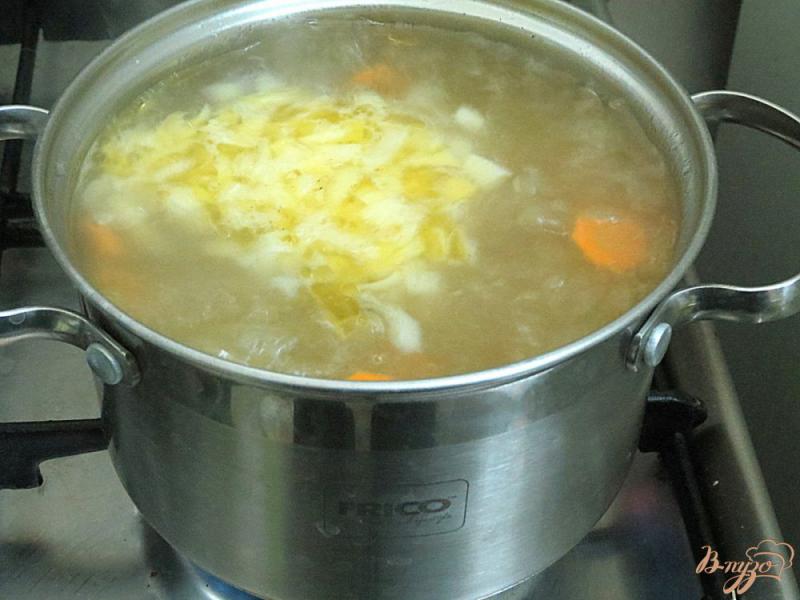 Фото приготовление рецепта: Суп картофельный, на курином бульоне шаг №7