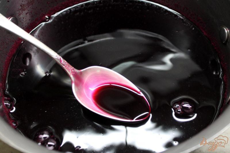 Фото приготовление рецепта: Виноградный сироп на зиму шаг №3