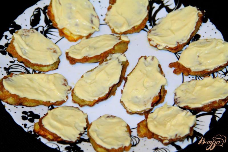 Фото приготовление рецепта: Закуска из баклажан с помидорами шаг №7