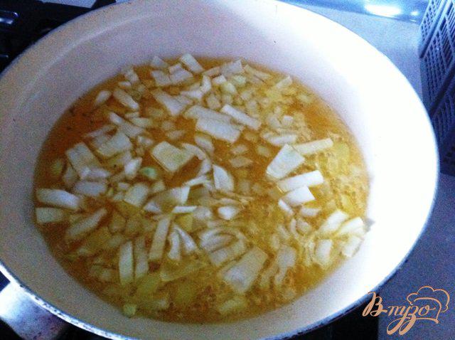 Фото приготовление рецепта: Рис с зеленым горошком на гарнир шаг №2