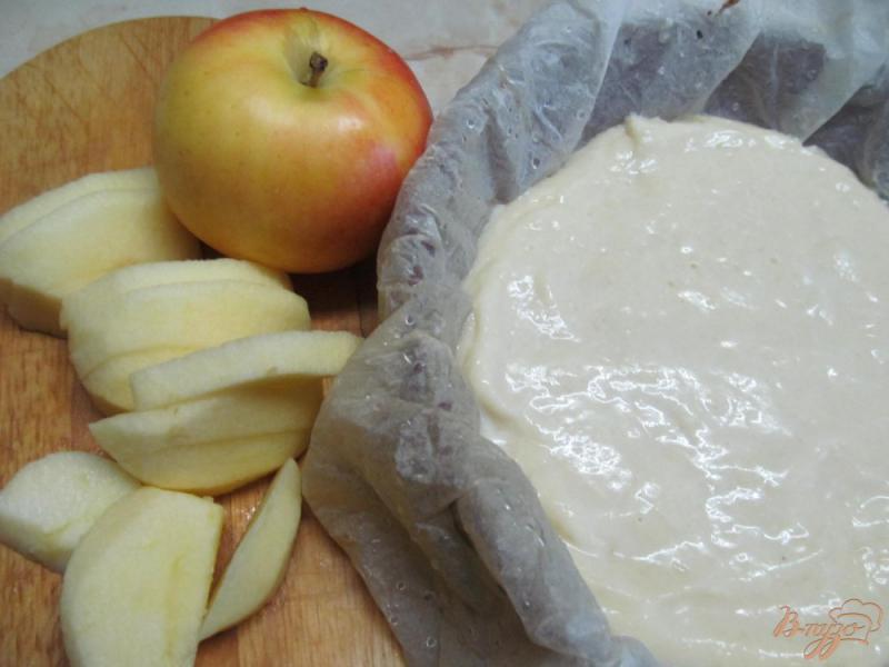Фото приготовление рецепта: Домашний яблочный пирог шаг №4