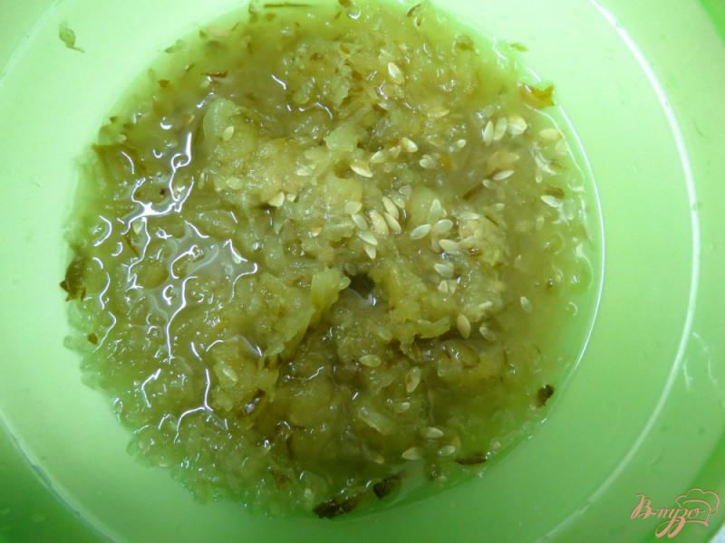 Фото приготовление рецепта: Суп с колбасой и солёными огурцами шаг №2
