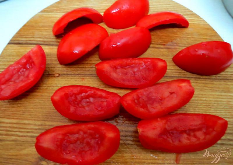 Фото приготовление рецепта: Винигрет с помидорами и салакой шаг №4
