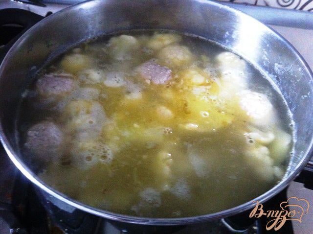 Фото приготовление рецепта: Суп из цветной капусты с индейкой шаг №7