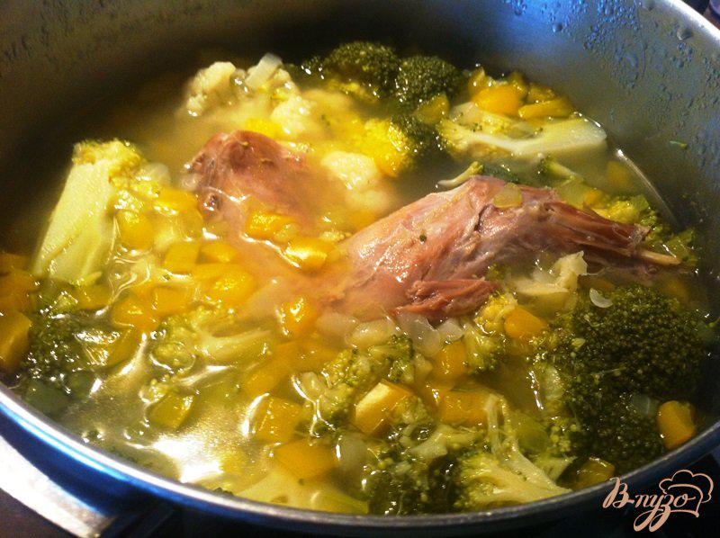 Фото приготовление рецепта: Овощной крем-суп с кроликом шаг №4