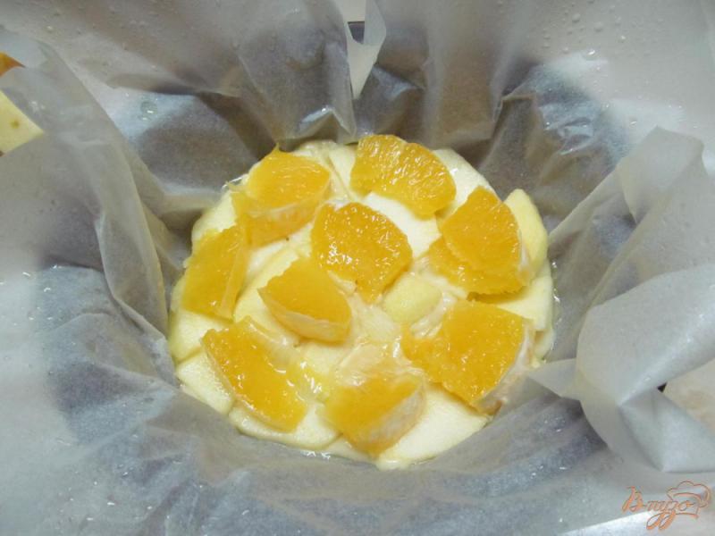 Фото приготовление рецепта: Пирог с яблоком и апельсином шаг №5