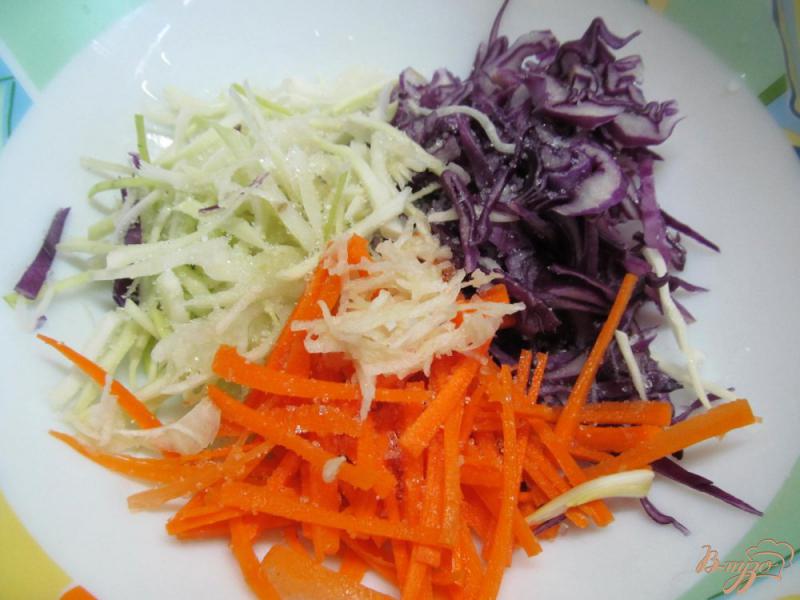 Фото приготовление рецепта: Капустный салат с языком шаг №2