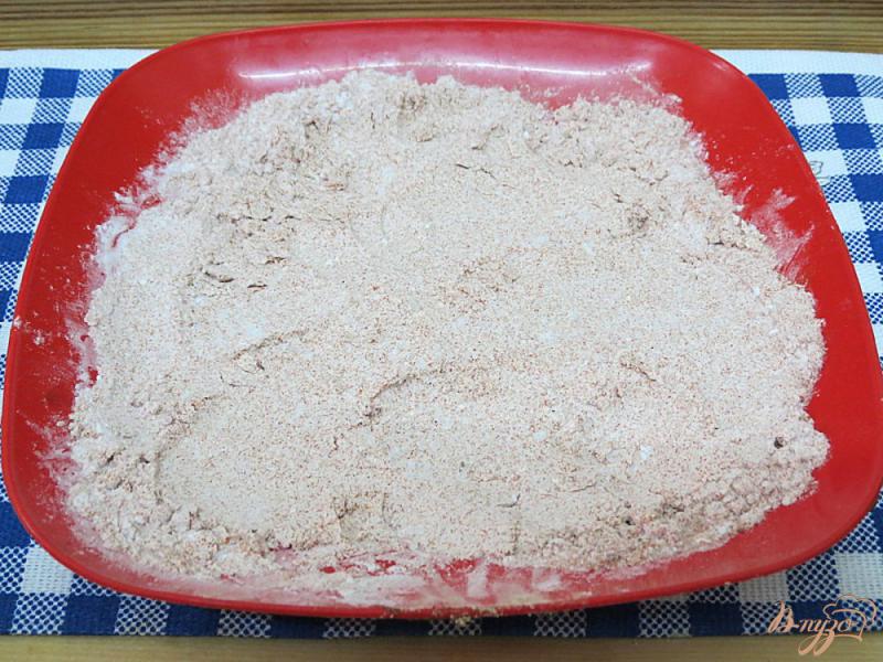 Фото приготовление рецепта: Жареные куриные голени в хрустящей панировке шаг №3
