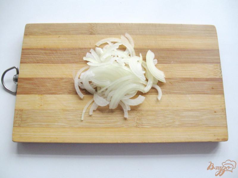 Фото приготовление рецепта: Тушеная капуста с грибами и маринованными огурцами шаг №1