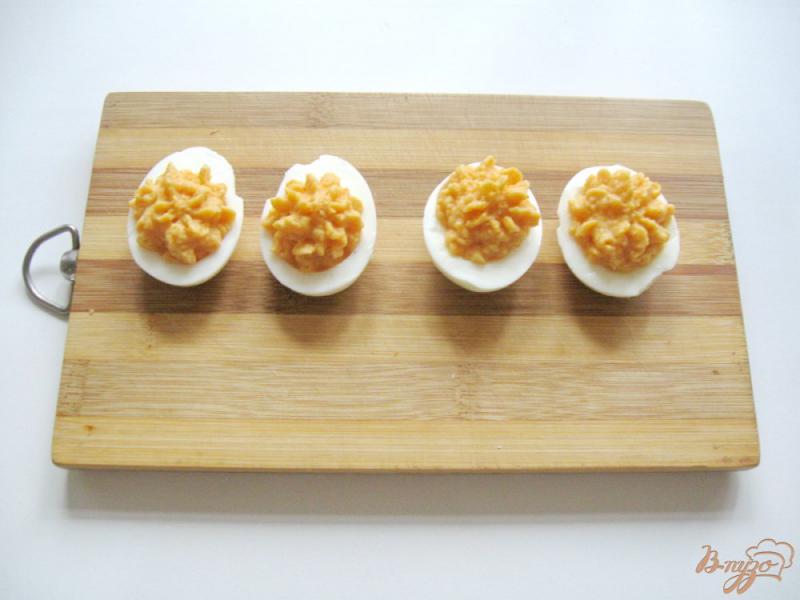 Фото приготовление рецепта: Яйца фаршированные тыквой шаг №6
