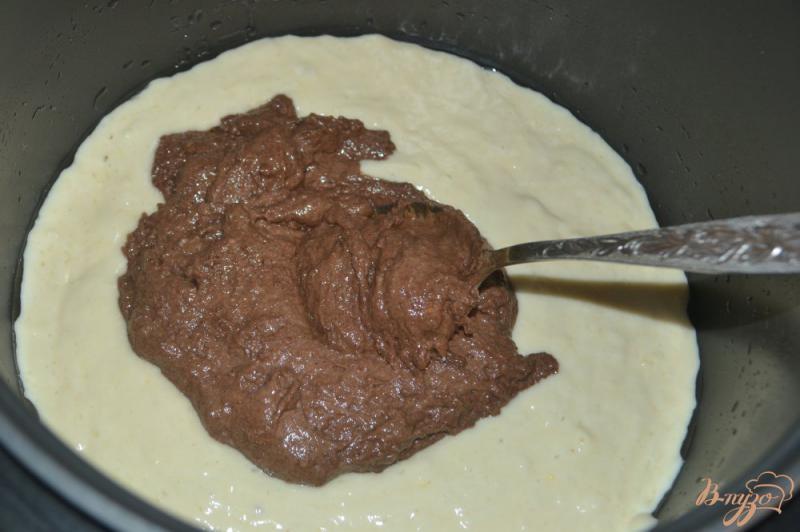 Фото приготовление рецепта: Мраморный пирог в мультиварке шаг №6
