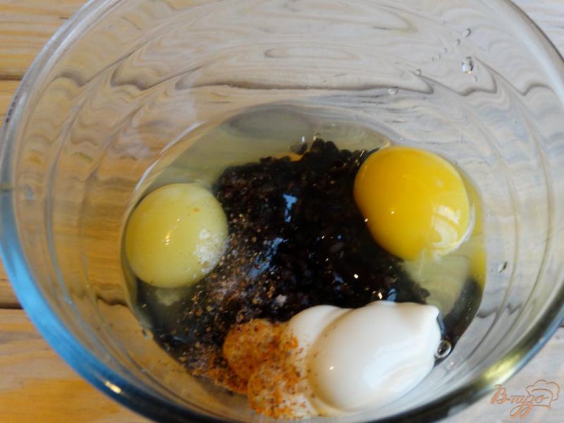 Фото приготовление рецепта: Омлет с черным рисом и грибной начинкой шаг №3