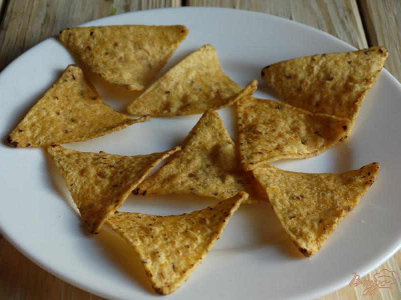 Фото приготовление рецепта: Грибная закуска на кукурузных чипсах шаг №4