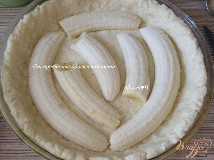 Фото приготовление рецепта: Творожно-банановый пирог шаг №5