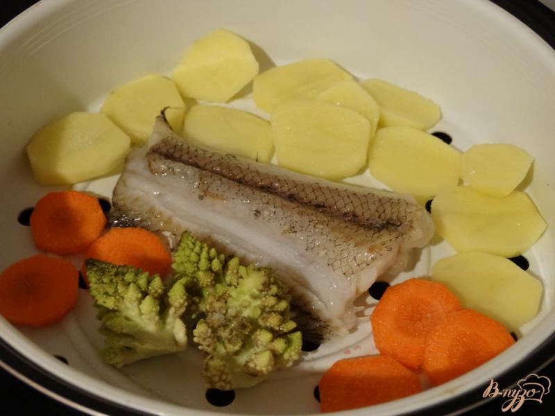 Фото приготовление рецепта: Макрурус с овощами в мультиварке шаг №2