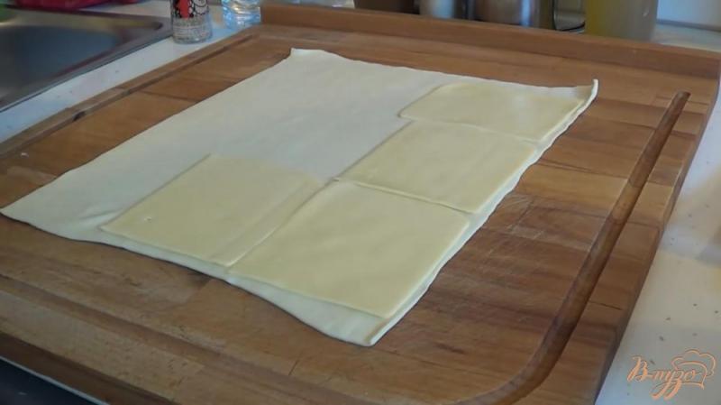 Фото приготовление рецепта: Булочки с беконом и сыром шаг №2
