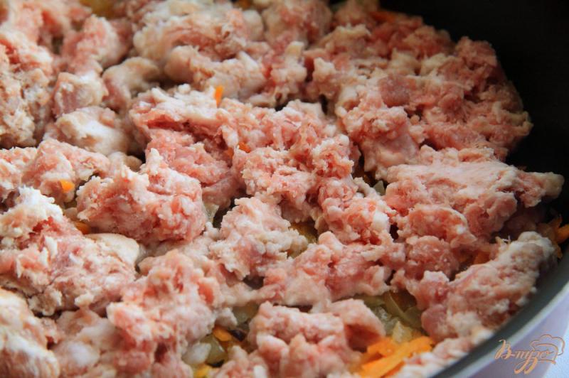 Фото приготовление рецепта: Макароны по-флотски с мясным фаршем и овощами шаг №3