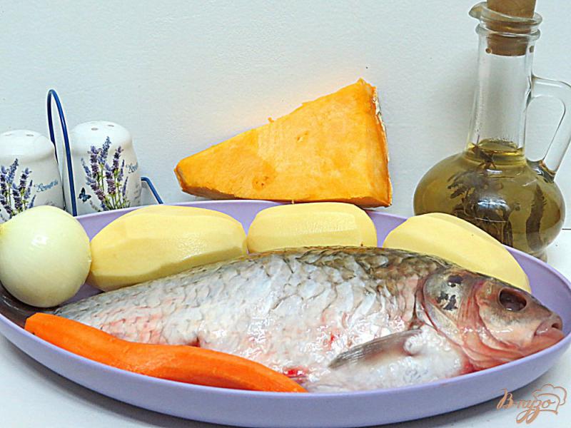Фото приготовление рецепта: Рыбный суп с тыквой шаг №1