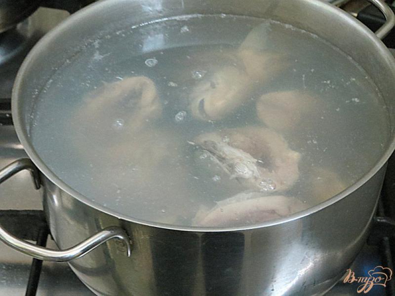 Фото приготовление рецепта: Рыбный суп с тыквой шаг №3