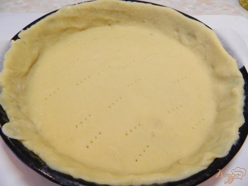 Фото приготовление рецепта: Тонкий пирог с творогом и яблоками шаг №6