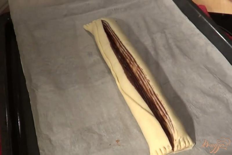 Фото приготовление рецепта: Коса с шоколадной пастой nutella шаг №5
