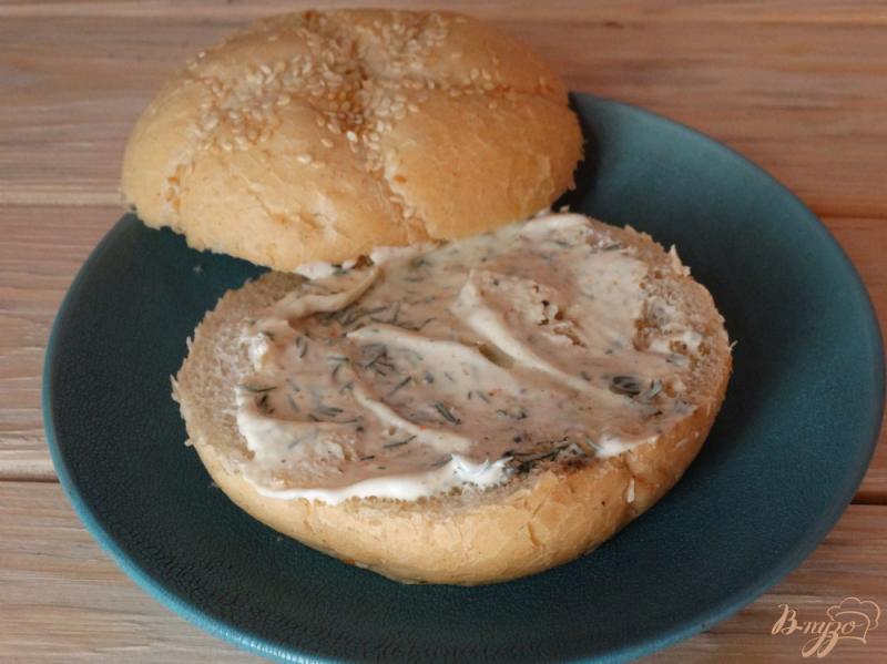 Фото приготовление рецепта: Сендвич с грибной котлетой и зеленым омлетом шаг №5