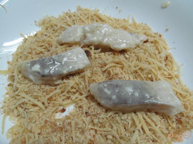 Фото приготовление рецепта: Палочки из хека в арахисовой панировке шаг №6