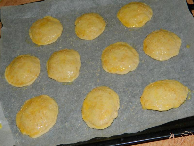 Фото приготовление рецепта: Песочное печенье с шоколадом шаг №5