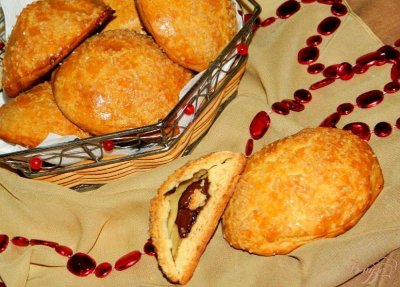 Фото приготовление рецепта: Песочное печенье с шоколадом шаг №7