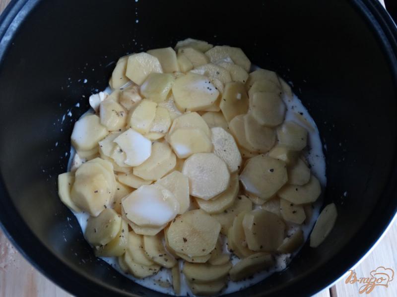 Фото приготовление рецепта: Картофель в молоке шаг №6