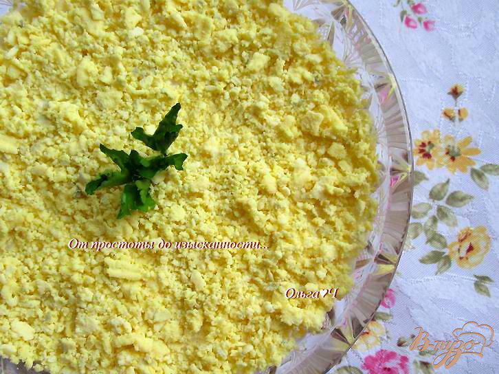 Фото приготовление рецепта: Салат «Мимоза» с сыром шаг №6