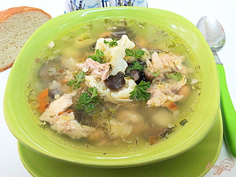 Фото приготовление рецепта: Суп с опятами и цветной капустой шаг №12