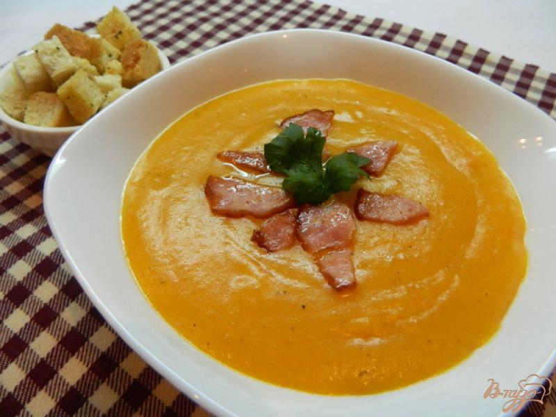 Фото приготовление рецепта: Крем - суп из тыквы с балыком шаг №8