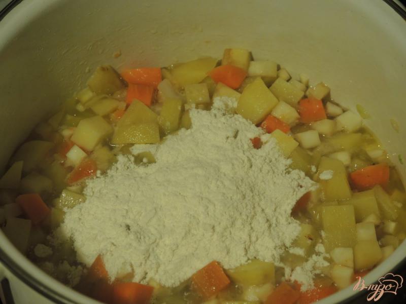 Фото приготовление рецепта: Овощной суп на мясном бульоне шаг №6