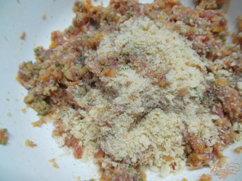 Фото приготовление рецепта: Котлеты из баранины с тыквой и картофелем шаг №4