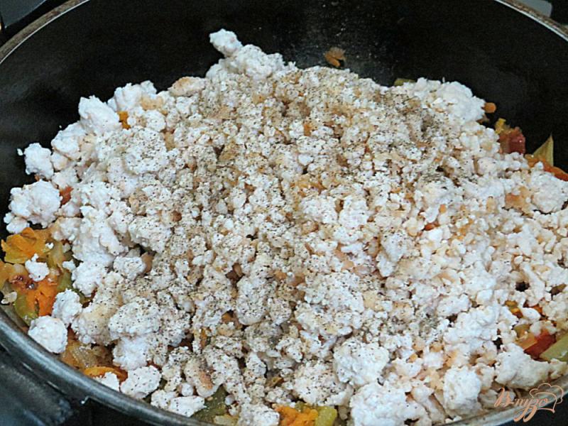 Фото приготовление рецепта: Канеллони с куриной грудкой и овощами шаг №11