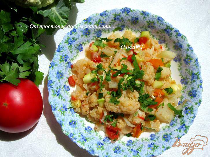 Фото приготовление рецепта: Овощное рагу с цветной капустой шаг №6