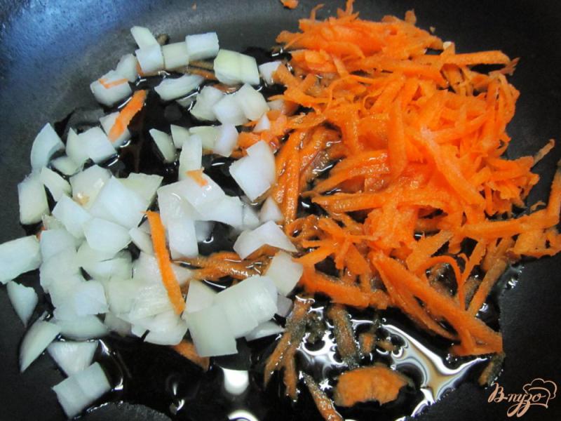 Фото приготовление рецепта: Томатный суп с рисом и фасолью шаг №2