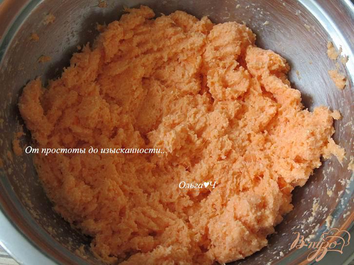 Фото приготовление рецепта: Морковная запеканка с сыром шаг №3