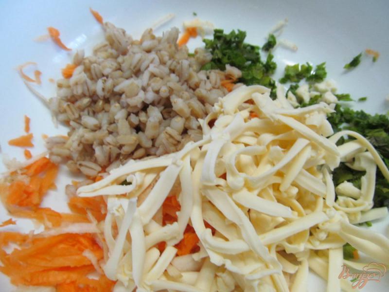 Фото приготовление рецепта: Салат из моркови с курицей шаг №2