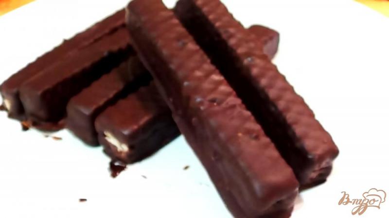 Фото приготовление рецепта: Шоколадный батончик Kitkat (Киткат) шаг №6