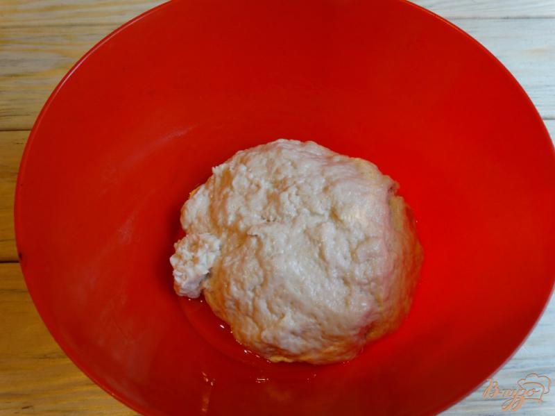 Фото приготовление рецепта: Фокачча с сыром в мультиварке шаг №4