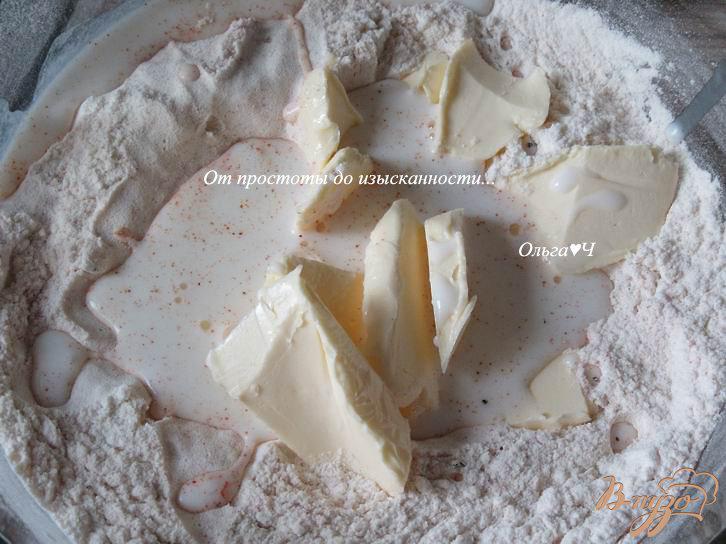 Фото приготовление рецепта: Сырное печенье с паприкой и кунжутом шаг №2