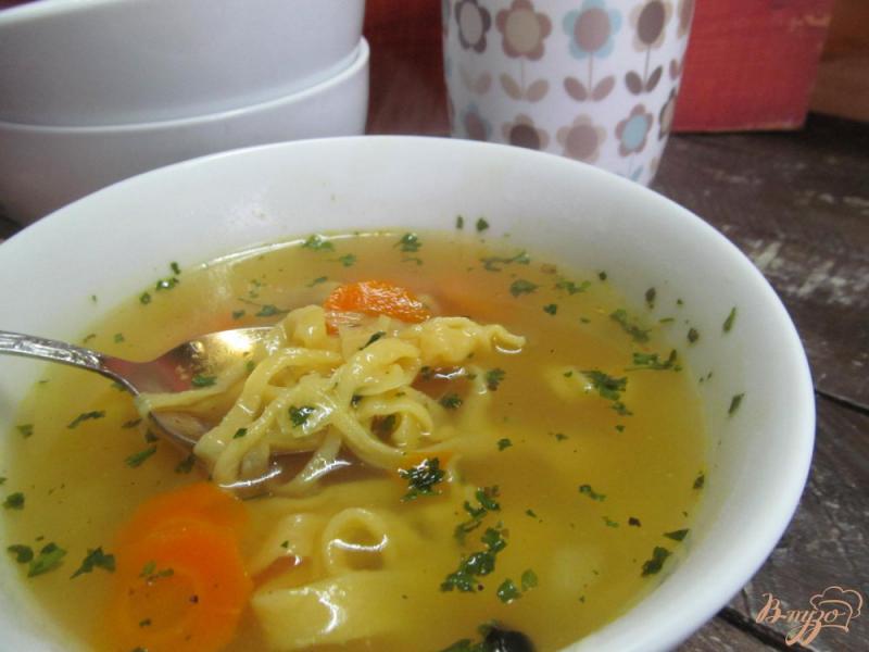 Фото приготовление рецепта: Суп с домашней лапшой шаг №8