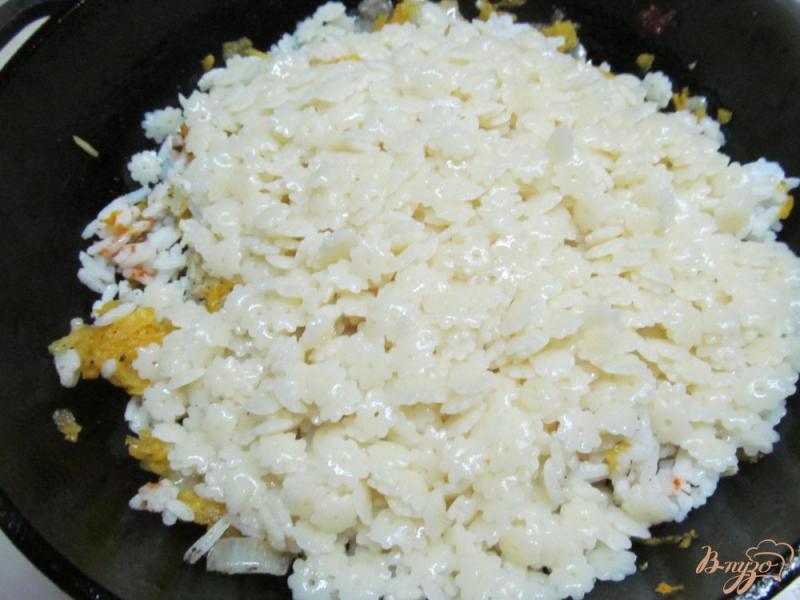 Фото приготовление рецепта: Гарнир из риса с вермишелью шаг №4