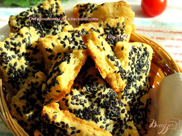 Фото приготовление рецепта: Сырное печенье с чесноком и кунжутом шаг №6