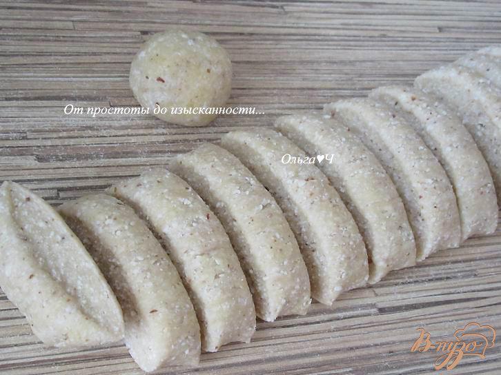 Фото приготовление рецепта: Творожно-ореховые булочки шаг №5