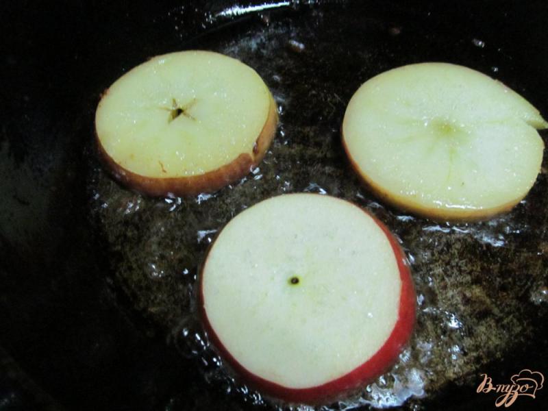 Фото приготовление рецепта: Французские гренки с яблоками шаг №6